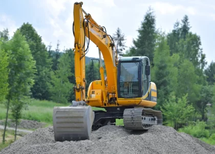 excavation, job site, local building contractor association, successful excavation contractor, construction industry, heavy machinery, small excavating jobs